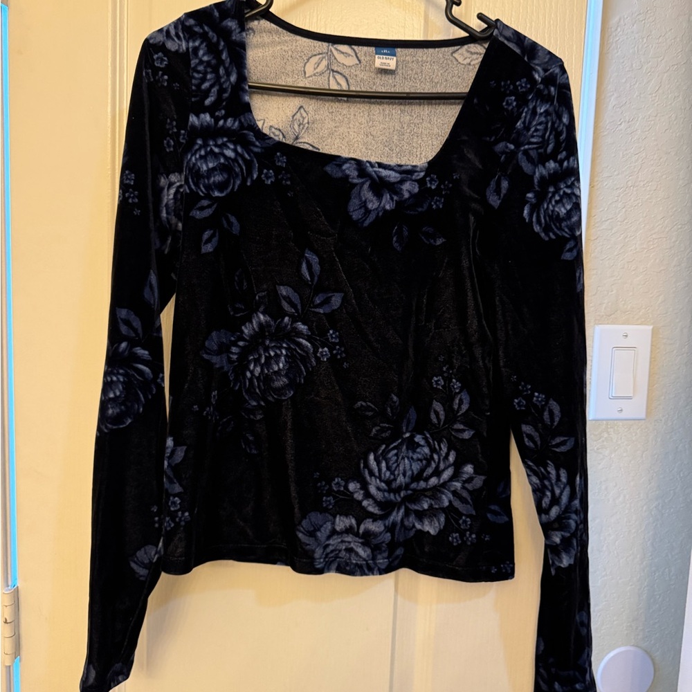 Old Navy Black Floral Velvet Blouse